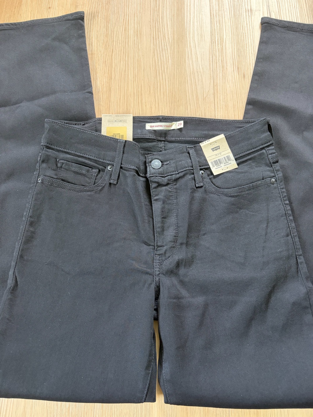 Levi's Black Shaping Straight Jeans - Picture 3 of 8